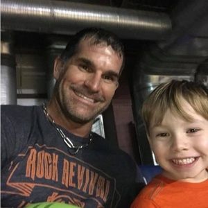 Meet your Posher, Leon